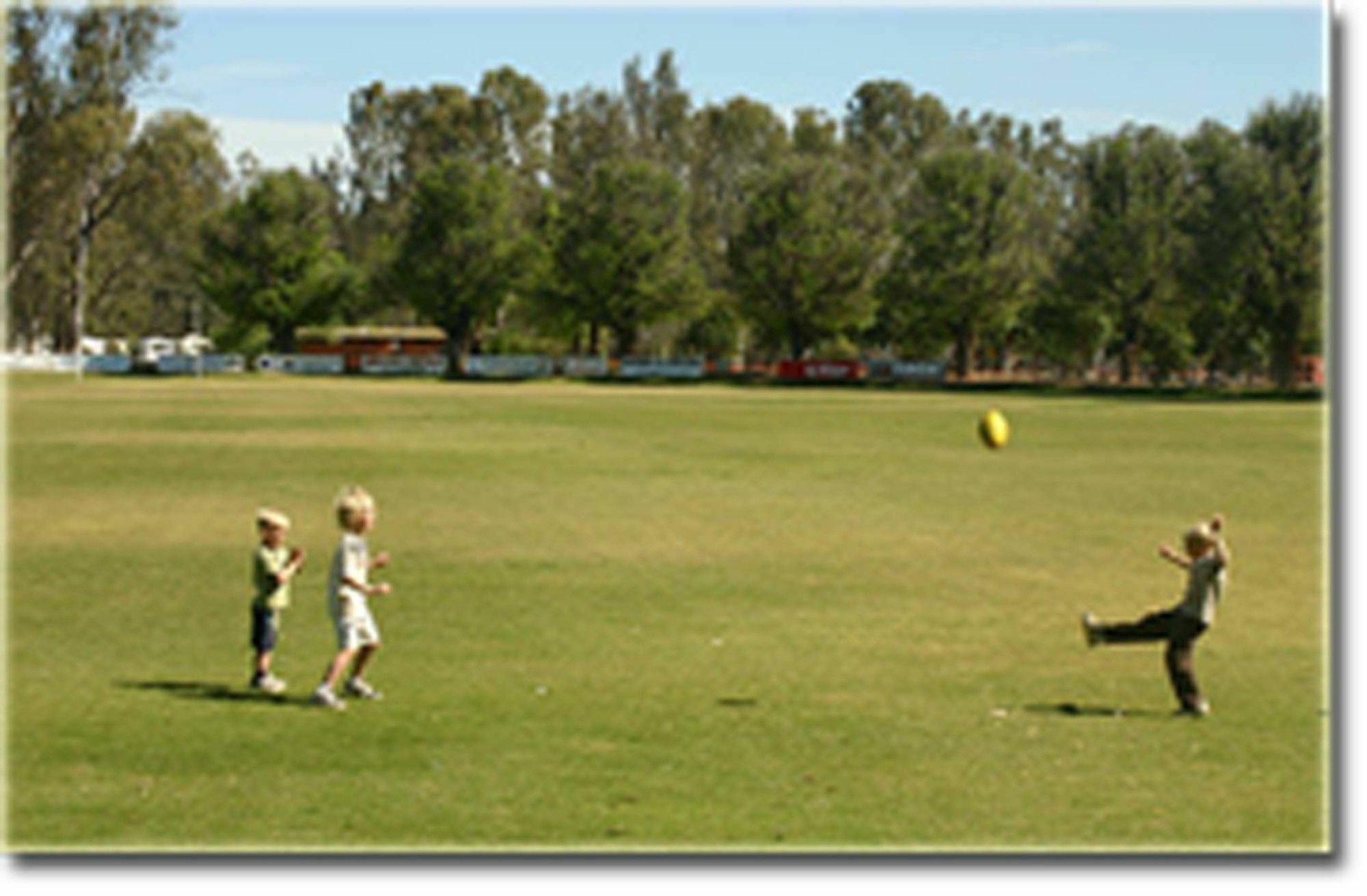 Yarrawonga Holiday Park Экстерьер фото